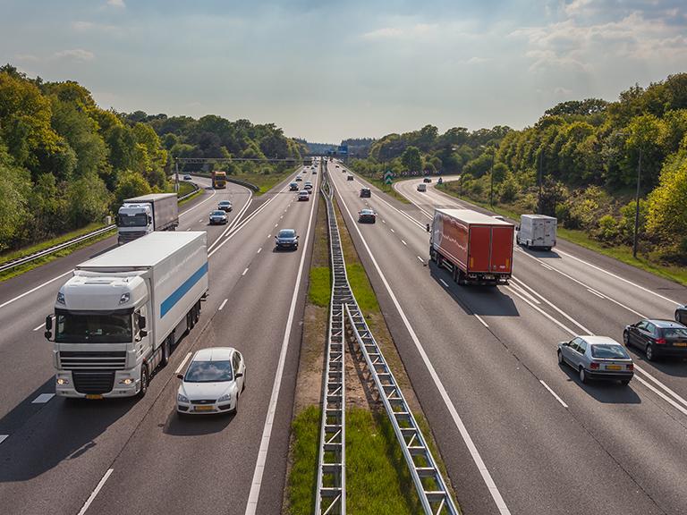 Samochody na autostradzie